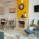 Kostis Orange Apart-hotel