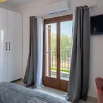 Kostis Orange 4*