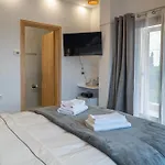 Kostis Orange 4*