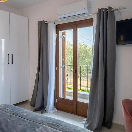 Kostis Orange 4*