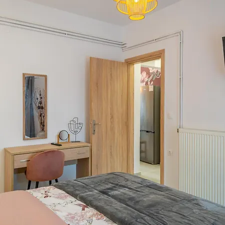 Kostis Orange Aparthotel