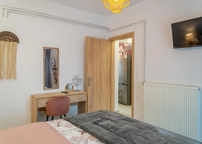 Kostis Orange Aparthotel