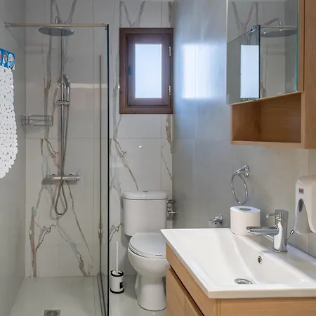 Kostis Orange 公寓式酒店