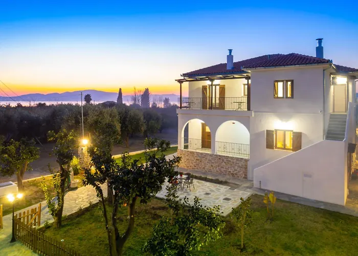 Kostis Orange 4* וולוס